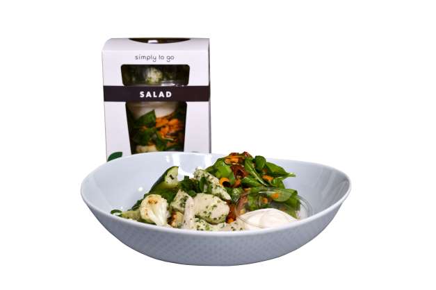 Sodexon Simply to go -ateriasarjan Chicken & Herbs - Yrtti-kanasalaatti on myynnissä pääkaupunkiseudun valituissa marketeissa.