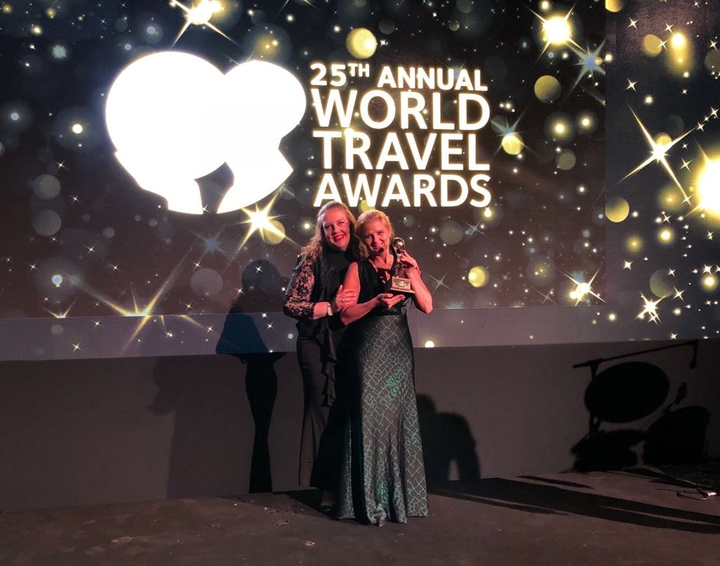 World Travel Awards-palkinnon vastaanottivat Hotellinjohtaja Eerika Rinne ja Taru Ojaharju-Latief Prime Hotels myynti- ja markkinointijohtaja