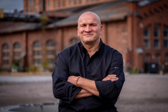 Erittäin laajan kansainvälisen ravintola-alan kokemuksen omaava ammattilainen Sauli Kemppaisen uuden ravintola nimi on Atelier7.