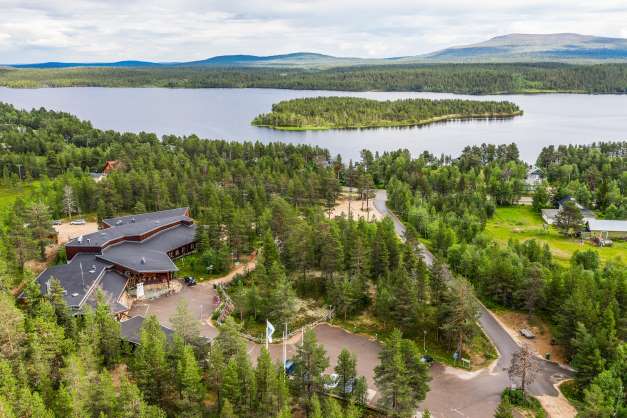 Tunturi-Lapin luontokeskus ilmasta kesä Ounasjärvi-pyhäkero