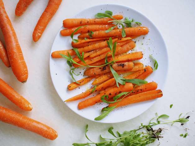 Kaikkien ABC asemien salaattipöytä on uudistettu yhteistyössä Satokausikalenterin kanssa.