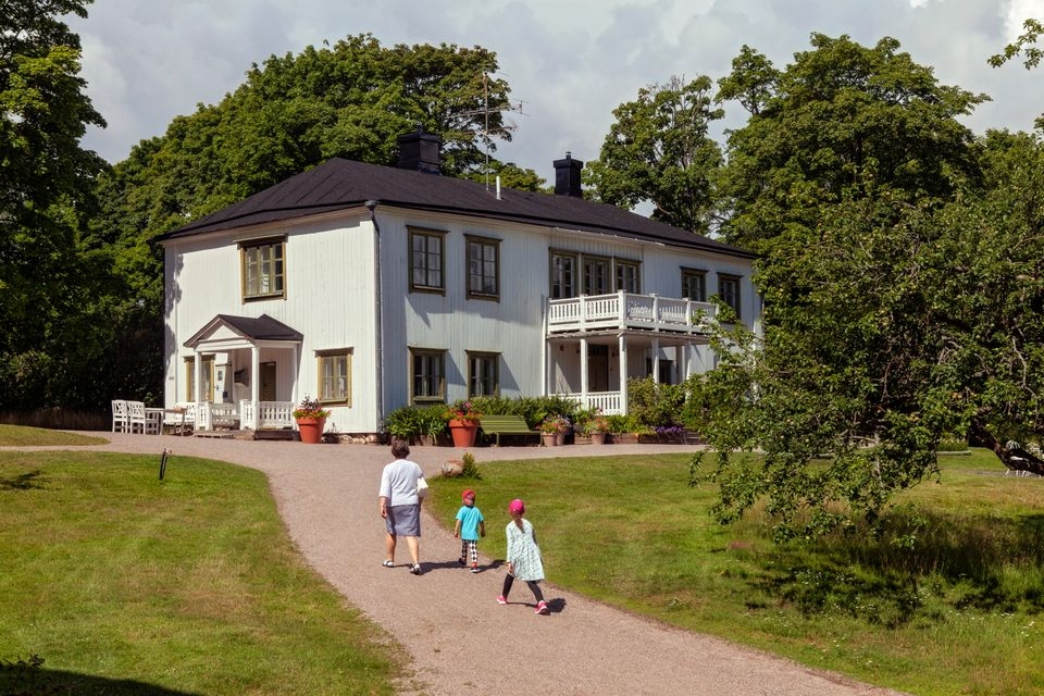 Stansvikin kartanon päärakennus. 