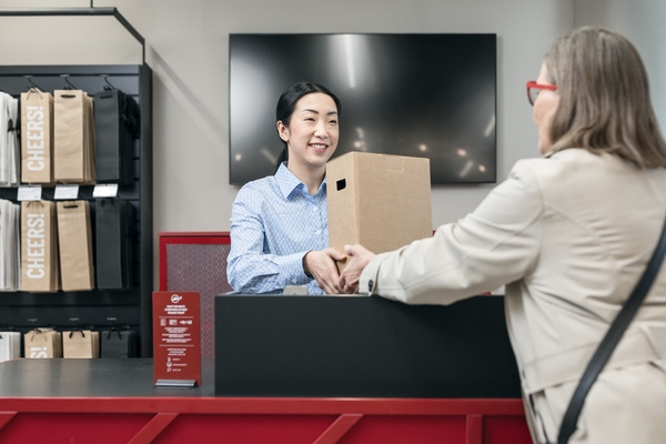 Kuohuviineissä tämän vuoden trendijuoma roseeprosecco on kiinnostanut asiakkaita.