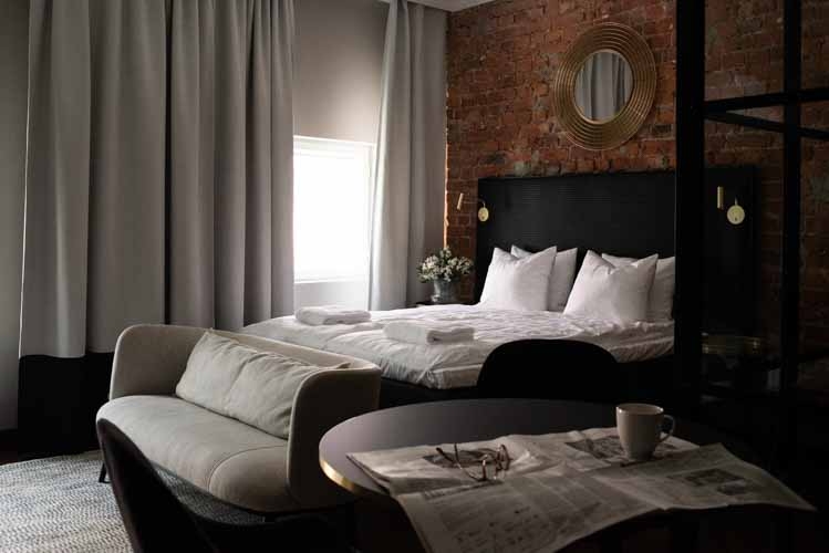 KOTI-tiimi ja heidän Helsingin toimipisteensä ovat täydellinen lisä Bob W:n portfolioomme", sanoo .Bob W:n toimitusjohtaja Niko Karstikko.