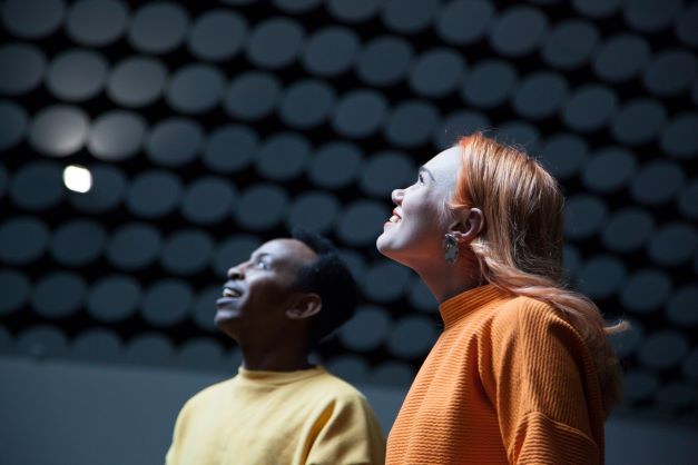 Museokortti 2019 -tutkimuksesta selviää, että yli puolet Museokortin käyttökerroista tapahtuu kahden tai useamman hengen seurueessa. 