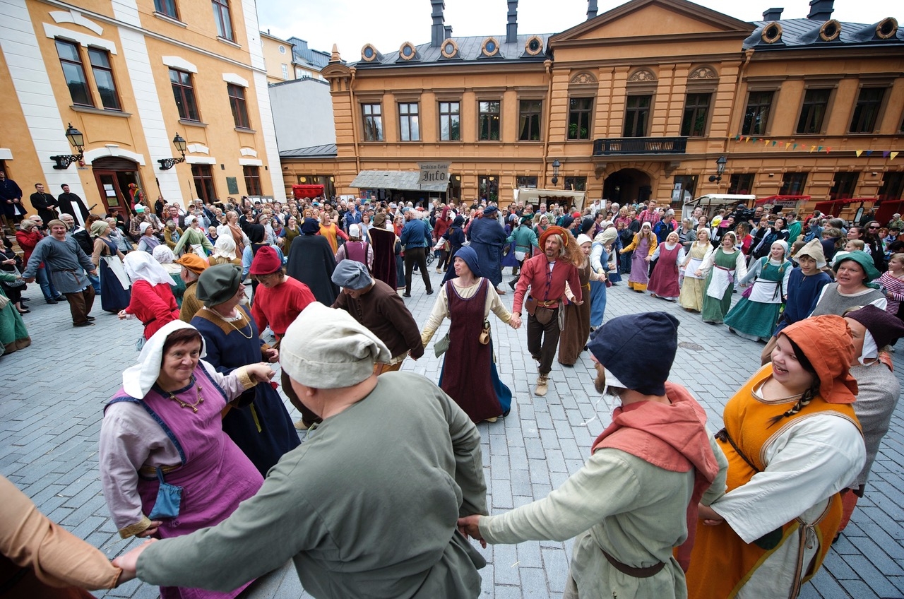 Vanhan suurtorin alueella järjestetään erilaisia kulttuuritapahtumia.