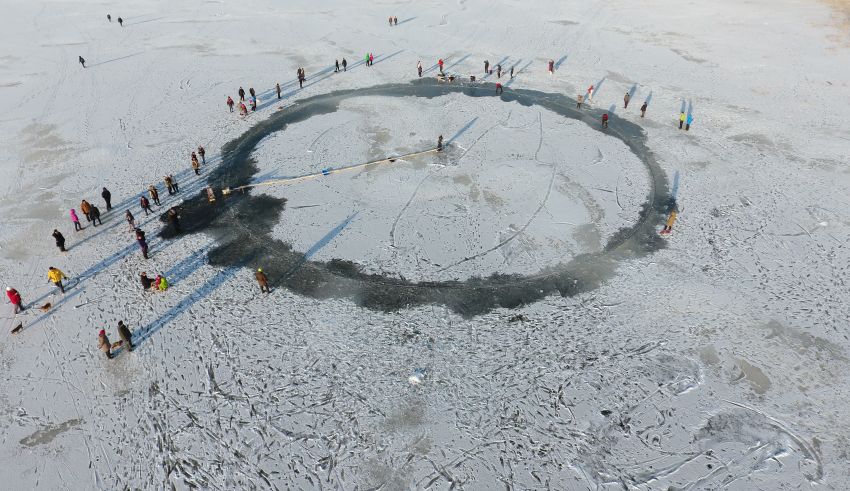 Janne Käpylehdon aiemmin rakentama jääkaruselli. Kuva Janne Käpylehto